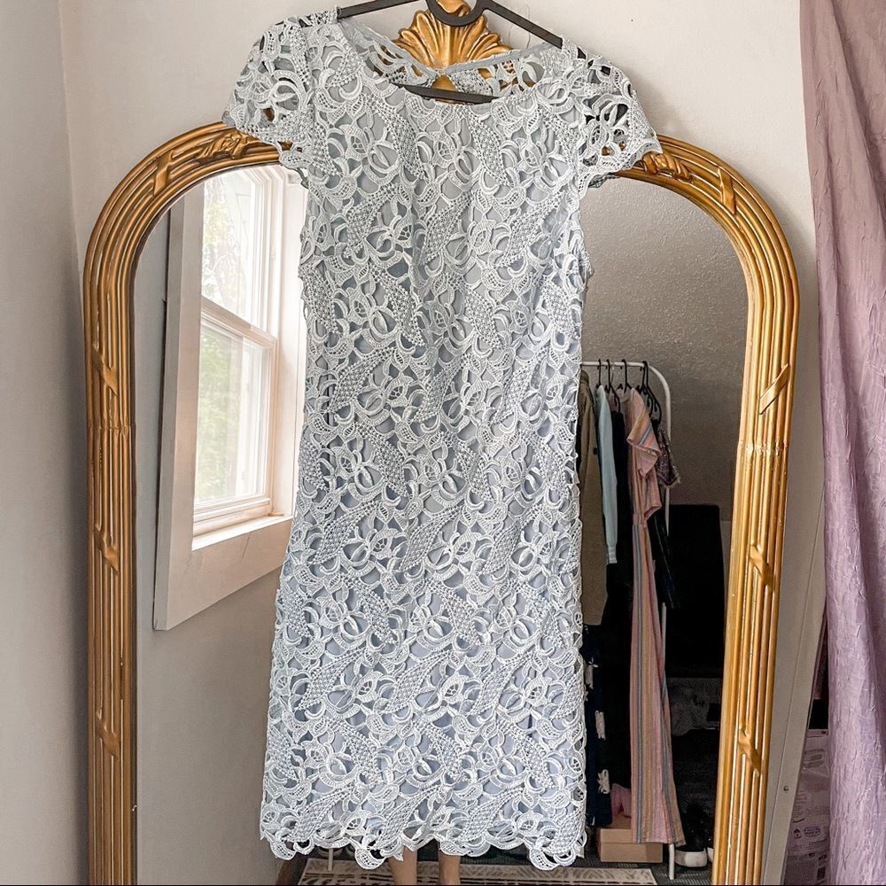 Alice + Olivia Clover Lace Cut Out Back Mini Dress Blue 4 - Picture 6 of 8